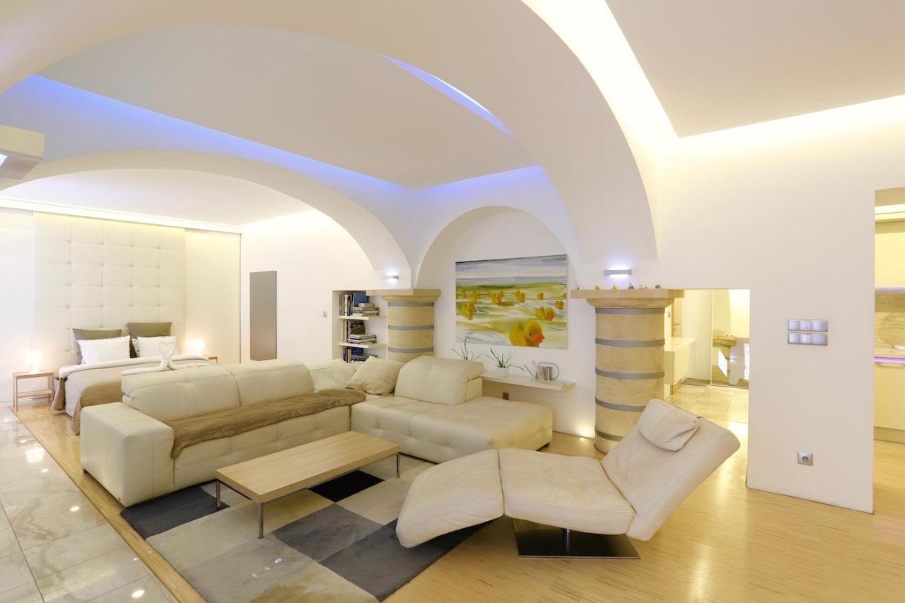 Residence Caesar By Homester Brno Bagian luar foto